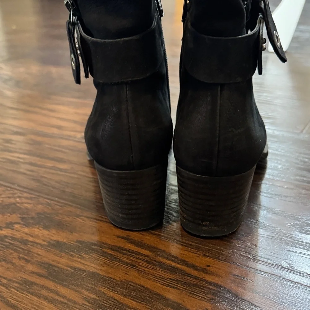 Paul Green Black Suede Ankle Boots w/ Zip Closure - Picture 7 of 13